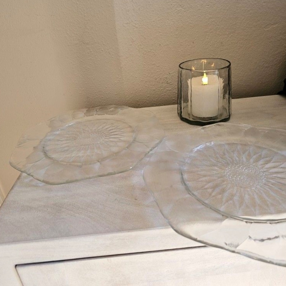 Elegant Clear Glass Plates Set